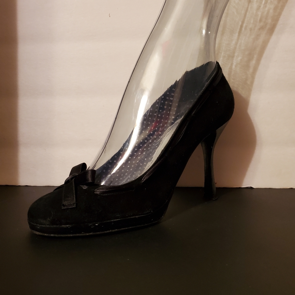 🖤EUC VNTG Adorable Black Suede Pumps w/ Ribbon Trim Size 8🖤 - Picture 2 of 16